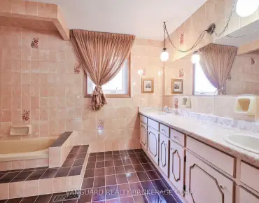 
153 Clarence St <a href='https://luckyalan.com/community.php?community=Vaughan:West Woodbridge'>West Woodbridge, Vaughan</a> 3 beds 2 baths 1 garage $1.15M