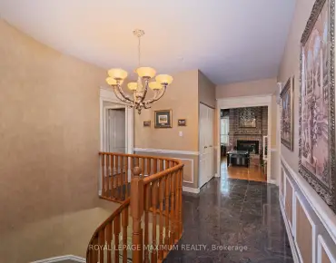 
14 Mustang Rd Maple, Vaughan 3 beds 3 baths 2 garage $1.3M
