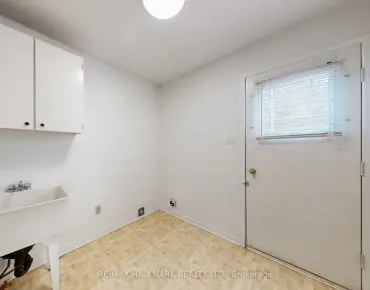 69 Dunbarton Crt Harding, Richmond Hill 4 beds 4 baths 2 garage $1.4M
