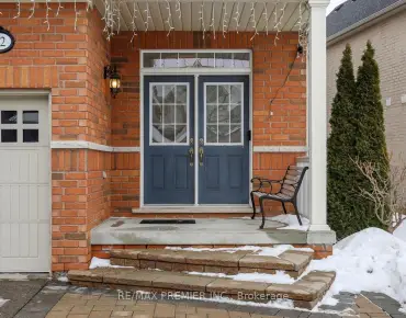 
208 Cabernet Rd <a href='https://luckyalan.com/community.php?community=Vaughan:Patterson'>Patterson, Vaughan</a> 3 beds 4 baths 1 garage $899K