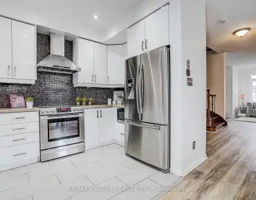 
47 Central Park Dr <a href='https://luckyalan.com/community.php?community=Markham:Markville'>Markville, Markham</a> 4 beds 5 baths 2 garage $1.899M