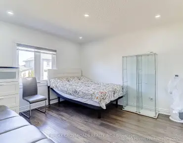 
Roseheath Dr <a href='https://luckyalan.com/community.php?community=Vaughan:Maple'>Maple, Vaughan</a> 3 beds 3 baths 1 garage $799.9K