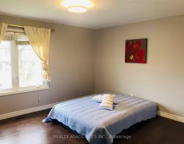 132 Mumbai Dr Middlefield, Markham 3 beds 4 baths 1 garage $1.138M