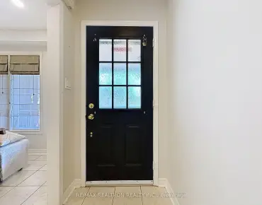 
87 Richardson Dr Aurora Highlands, Aurora 3 beds 2 baths  garage $998K