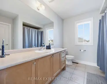 32 Holyrood Cres <a href='https://luckyalan.com/community.php?community=Vaughan:Kleinburg'>Kleinburg, Vaughan</a> 3 beds 3 baths 1 garage $988K