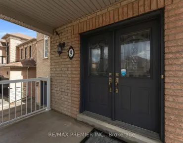 10 Porter Ave W <a href='https://luckyalan.com/community.php?community=Vaughan:West Woodbridge'>West Woodbridge, Vaughan</a> 3 beds 4 baths 1 garage $769K