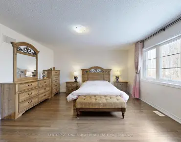 521 Mcgregor farm Trl Glenway Estates, Newmarket 4 beds 4 baths 2 garage $1.3M
