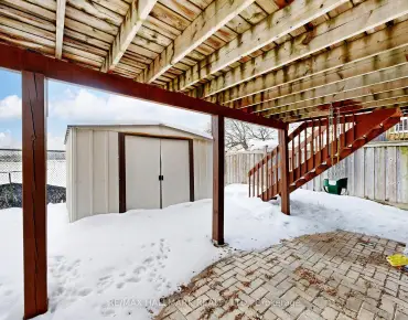 129 Knapton Dr Woodland Hill, Newmarket 3 beds 4 baths 1 garage $935K
