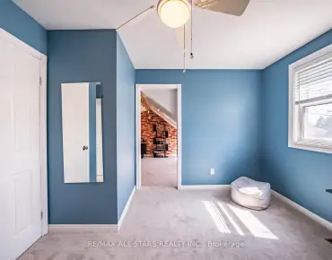 
263 Sunset Blvd Stouffville, Whitchurch-Stouffville 3 beds 4 baths 1 garage $1.2M
