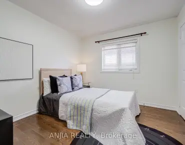 
33 Floyd Ford Way Cedar Grove, Markham 3 beds 4 baths 2 garage $939.999K