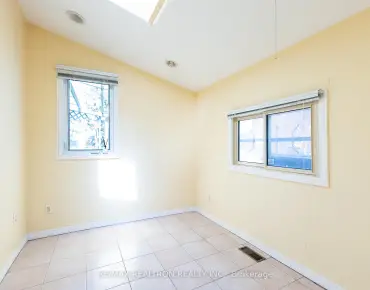 23 Lowther Ave N <a href='https://luckyalan.com/community_CN.php?community=Richmond Hill:Oak Ridges'>Oak Ridges, Richmond Hill</a> 3 beds 4 baths 1 garage $1.299M