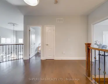 28 Foxtail Rdge Armitage, Newmarket 3 beds 3 baths 1 garage $910K