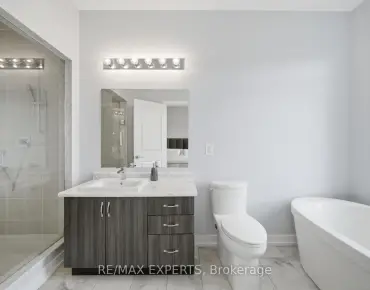 30 Condotti Dr <a href='https://luckyalan.com/community.php?community=Vaughan:West Woodbridge'>West Woodbridge, Vaughan</a> 3 beds 3 baths 1 garage $1.12M