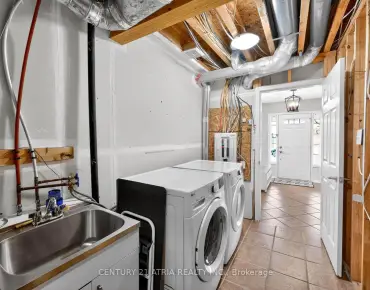 
Lee's Gallery  Ballantrae, Whitchurch-Stouffville 2 beds 2 baths 2 garage $1.099M