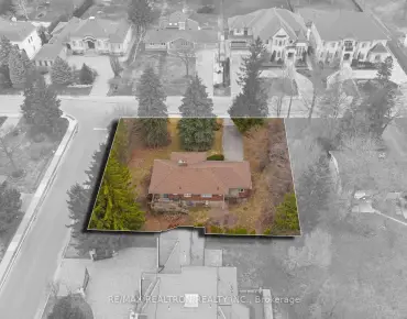 31 Pairash Ave <a href='https://luckyalan.com/community.php?community=Richmond Hill:Mill Pond'>Mill Pond, Richmond Hill</a> 3 beds 3 baths 1 garage $899K