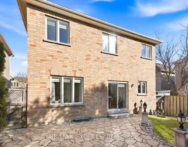 9 Vistaview Blvd Uplands, Vaughan 3 beds 3 baths  garage $2.098M