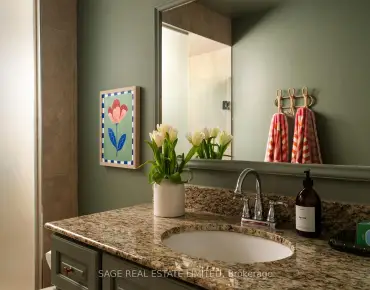 479 Greig Circ Gorham-College Manor, Newmarket 3 beds 4 baths 1 garage $999K