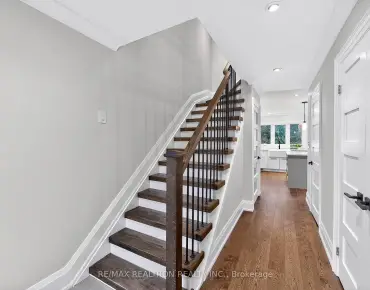 
61 Trothen Circ Markham Village, Markham 3 beds 4 baths 2 garage $999K