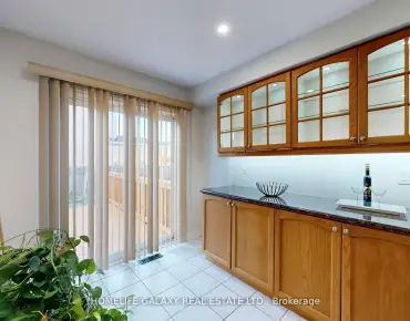 
366 Palmer Ave Harding, Richmond Hill 3 beds 2 baths  garage $998K