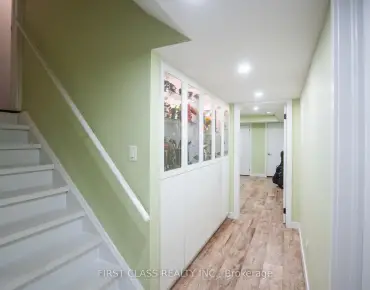 10 Karen Miles Cres <a href='https://luckyalan.com/community.php?community=Markham:Middlefield'>Middlefield, Markham</a> 4 beds 4 baths 2 garage $1.289M