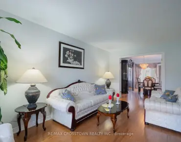 212 Venice Gate Dr <a href='https://luckyalan.com/community.php?community=Vaughan:Vellore Village'>Vellore Village, Vaughan</a> 4 beds 4 baths 1 garage $1.25M