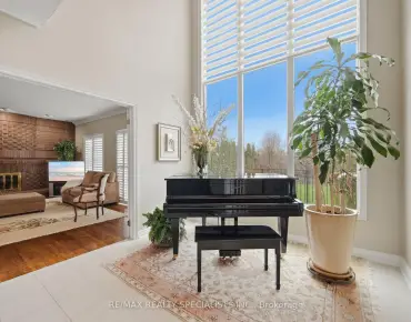 
76 Derrywood Dr <a href='https://luckyalan.com/community.php?community=Vaughan:Patterson'>Patterson, Vaughan</a> 4 beds 4 baths 1 garage $1.099M