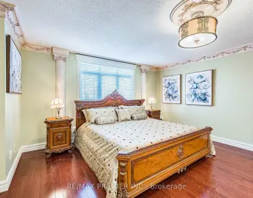 20 Drummond Dr Maple, Vaughan 3 beds 3 baths 2 garage $1.469M