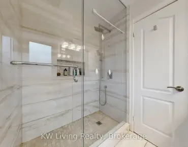 7 Kingmount Cres Bayview Hill, Richmond Hill 5 beds 5 baths 2 garage $2.268M