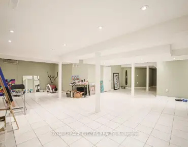 
226 Via Borghese St <a href='https://luckyalan.com/community.php?community=Vaughan:Vellore Village'>Vellore Village, Vaughan</a> 4 beds 4 baths 2 garage $1.8M