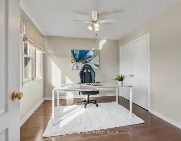 
56 Wilcox Rd <a href='https://luckyalan.com/community.php?community=Vaughan:Maple'>Maple, Vaughan</a> 3 beds 4 baths 1 garage $1.2M