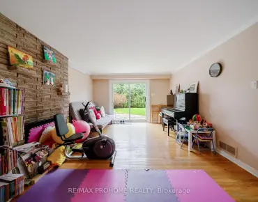 
88 Dawn Hill Trl Bayview Fairway-Bayview Country Club Estates, Markham 3 beds 4 baths 2 garage $1.7M