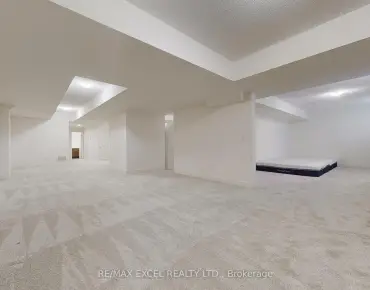 
80 Elm Grove Ave <a href='https://luckyalan.com/community.php?community=Richmond Hill:Oak Ridges'>Oak Ridges, Richmond Hill</a> 4 beds 4 baths 2 garage $2.8M