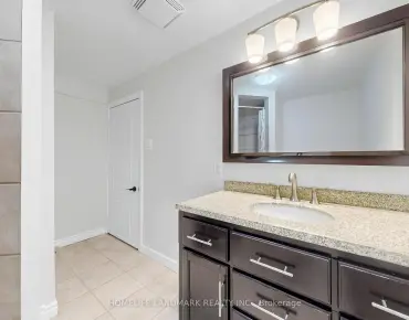 
16 Worsley Crt <a href='https://luckyalan.com/community.php?community=Markham:Unionville'>Unionville, Markham</a> 5 beds 4 baths 2 garage $1.788M