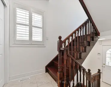 
215 16TH Ave <a href='https://luckyalan.com/community.php?community=Richmond Hill:Langstaff'>Langstaff, Richmond Hill</a> 2 beds 4 baths 1 garage $749K