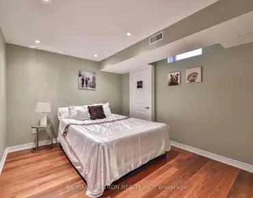 
215 16TH Ave <a href='https://luckyalan.com/community.php?community=Richmond Hill:Langstaff'>Langstaff, Richmond Hill</a> 2 beds 4 baths 1 garage $749K