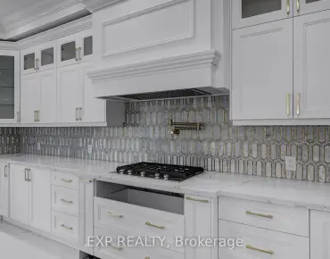 
390 Binns Ave Glenway Estates, Newmarket 4 beds 4 baths 2 garage $1.449M