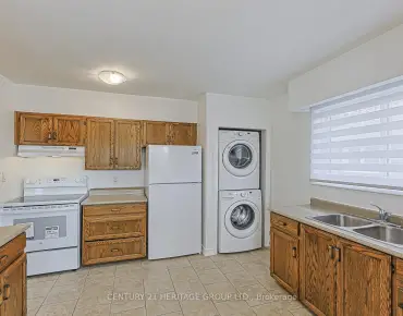 
69 Lindsay Ave Bristol-London, Newmarket 3 beds 1 baths  garage $735K