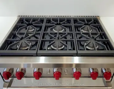 
36 Sussex Ave <a href='https://luckyalan.com/community.php?community=Richmond Hill:Crosby'>Crosby, Richmond Hill</a> 4 beds 7 baths 3 garage $2.699M