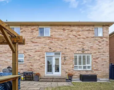 44 Westolivia Trl Patterson, Vaughan 3 beds 4 baths 1 garage $1.199M