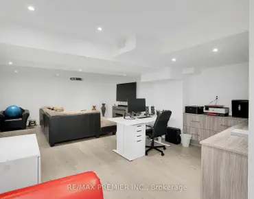 
Sylwood Cres <a href='https://luckyalan.com/community.php?community=Vaughan:Maple'>Maple, Vaughan</a> 3 beds 4 baths 2 garage $1.35M