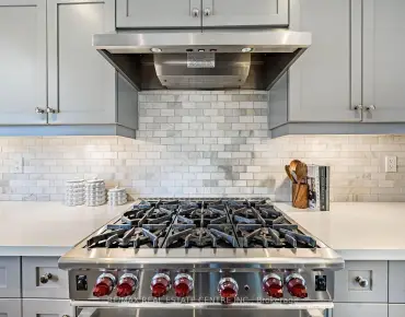 
4 Sir Brandiles Pl Markham Village, Markham 3 beds 4 baths 1 garage $1.13M