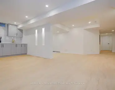 16 Hartwell Way Bayview Northeast, Aurora 4 beds 5 baths 2 garage $1.19M
