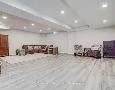272 Jeff Smith Crt Gorham-College Manor, Newmarket 2 beds 1 baths 1 garage $548.888K
