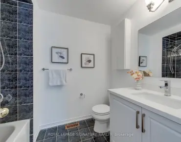 
11 Lorne Glen St <a href='https://luckyalan.com/community.php?community=Markham:Berczy'>Berczy, Markham</a> 4 beds 4 baths 2 garage $1.699M