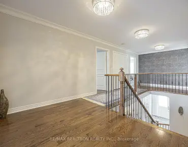 
48 Tonner Cres Bayview Northeast, Aurora 5 beds 5 baths 2 garage $1.5M

