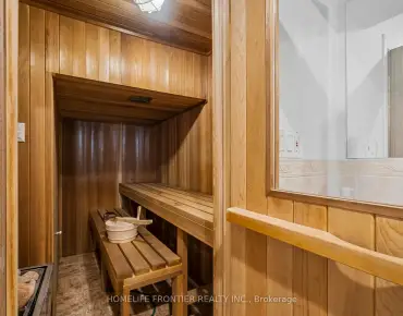 7 Edenbrook Cres Bayview Hill, Richmond Hill 4 beds 5 baths 2 garage $2.7M