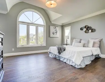 215 16th Ave <a href='https://luckyalan.com/community_CN.php?community=Richmond Hill:Langstaff'>Langstaff, Richmond Hill</a> 2 beds 3 baths 1 garage $819.9K
