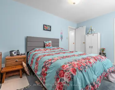 19 Hugh Mccutcheon Way Kleinburg, Vaughan 4 beds 4 baths 2 garage $1.775M