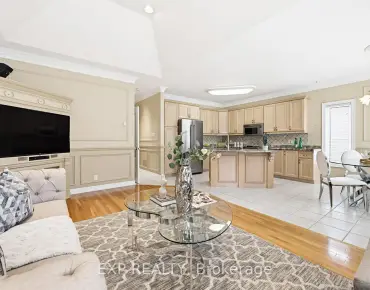 
238 Mill St <a href='https://luckyalan.com/community.php?community=Richmond Hill:Mill Pond'>Mill Pond, Richmond Hill</a> 3 beds 3 baths 2 garage $2.298M