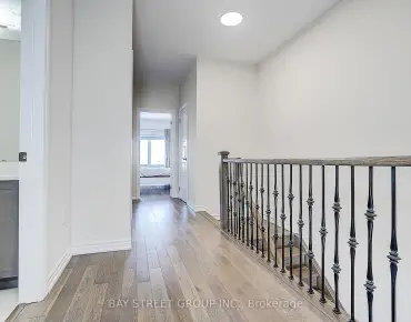 27 Collier Cres <a href='https://luckyalan.com/community.php?community=Markham:Wismer'>Wismer, Markham</a> 3 beds 3 baths 1 garage $998K